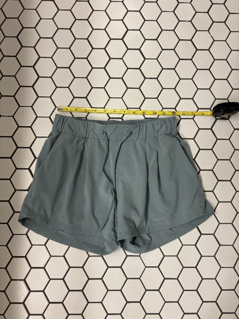 Lululemon Stroll at Sundown Short 3" Blue Cast Size 2